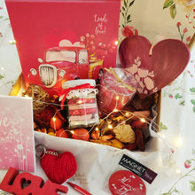 Load image into Gallery viewer, Loads of Love Hamper